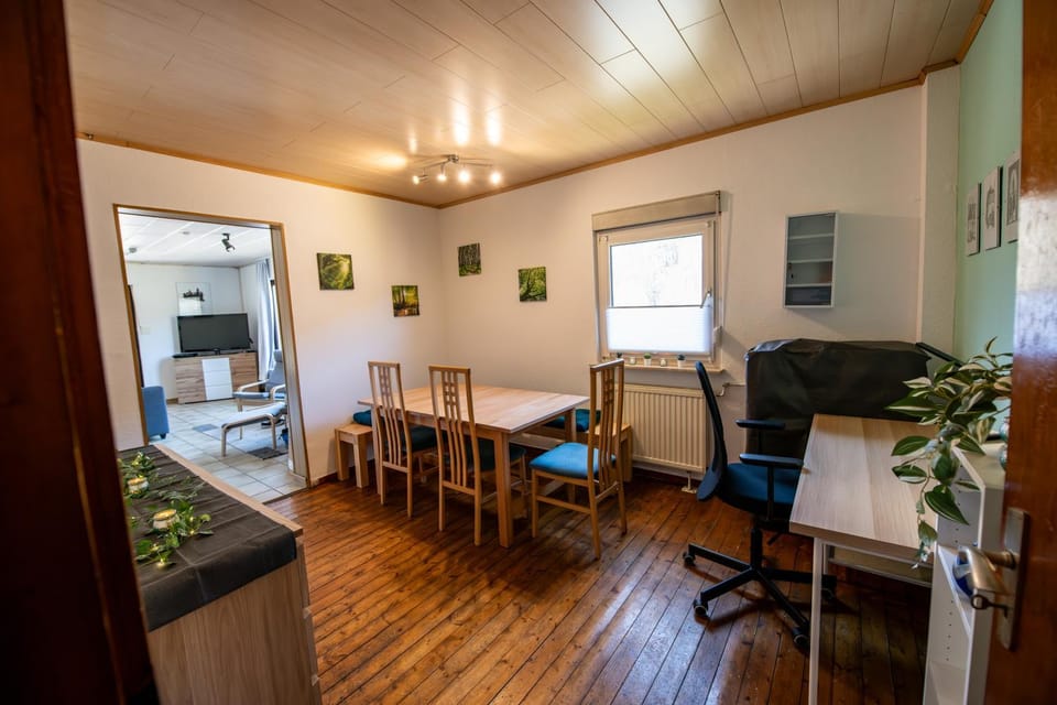 Photo of the whole room, Dining area