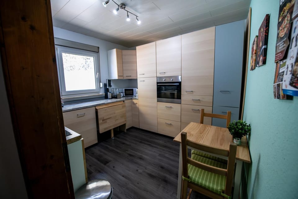 Dining area, kitchen