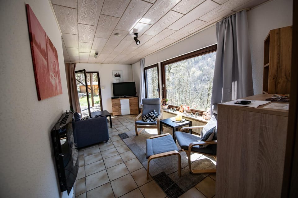 View (from property/room), Living room, Photo of the whole room, River view
