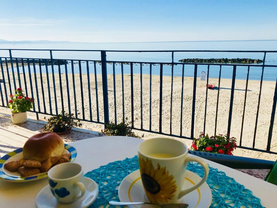 View (from property/room), Balcony/Terrace, Beach, Sea view, Breakfast