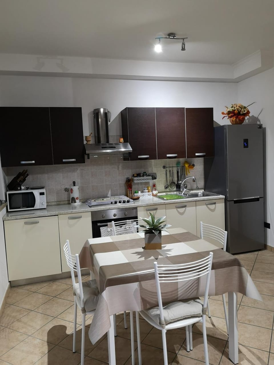 Kitchen or kitchenette, Dining area, minibar, pet friendly, stove