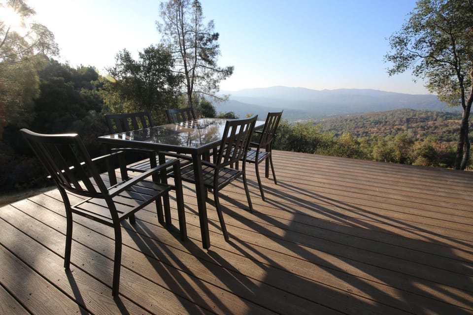Patio, Natural landscape, View (from property/room), Balcony/Terrace, Dining area, Mountain view
