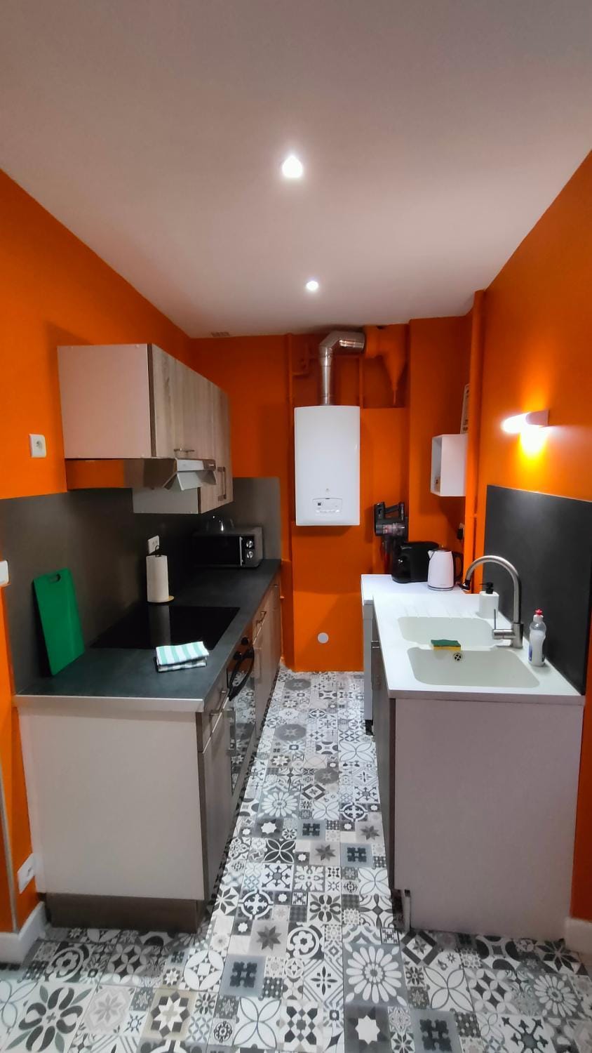 Coffee/tea facilities, minibar, pet friendly, stove