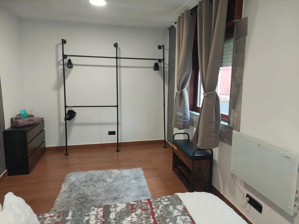 Bedroom, heating, storage, towels, towels