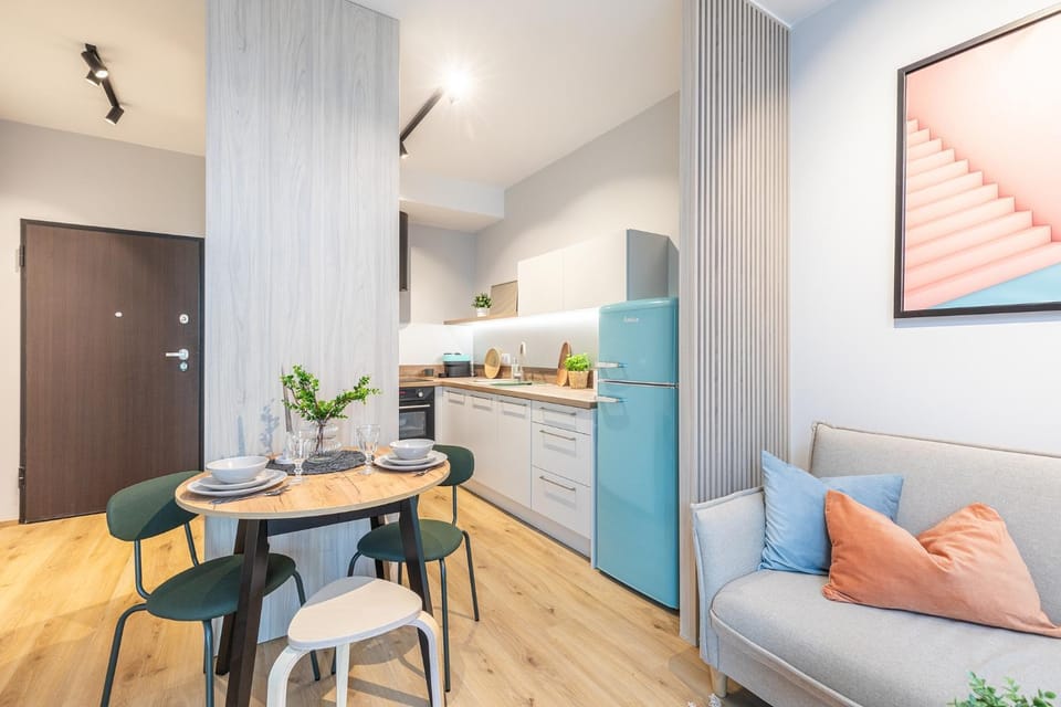 Kitchen or kitchenette, Seating area