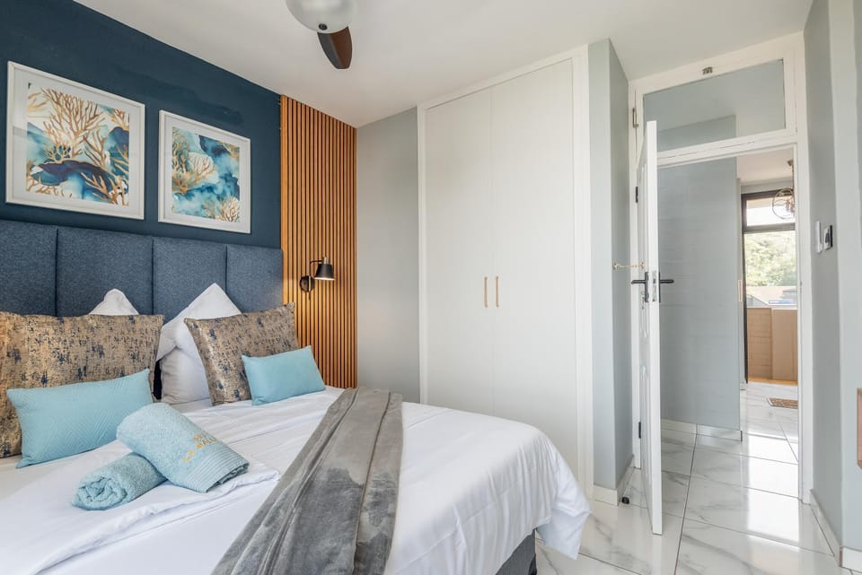 Bed, Bedroom, towels, wardrobe
