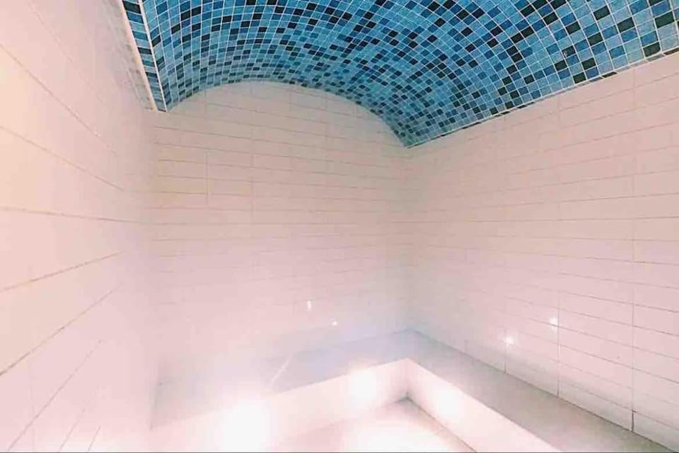 Steam room, Spa and wellness centre/facilities