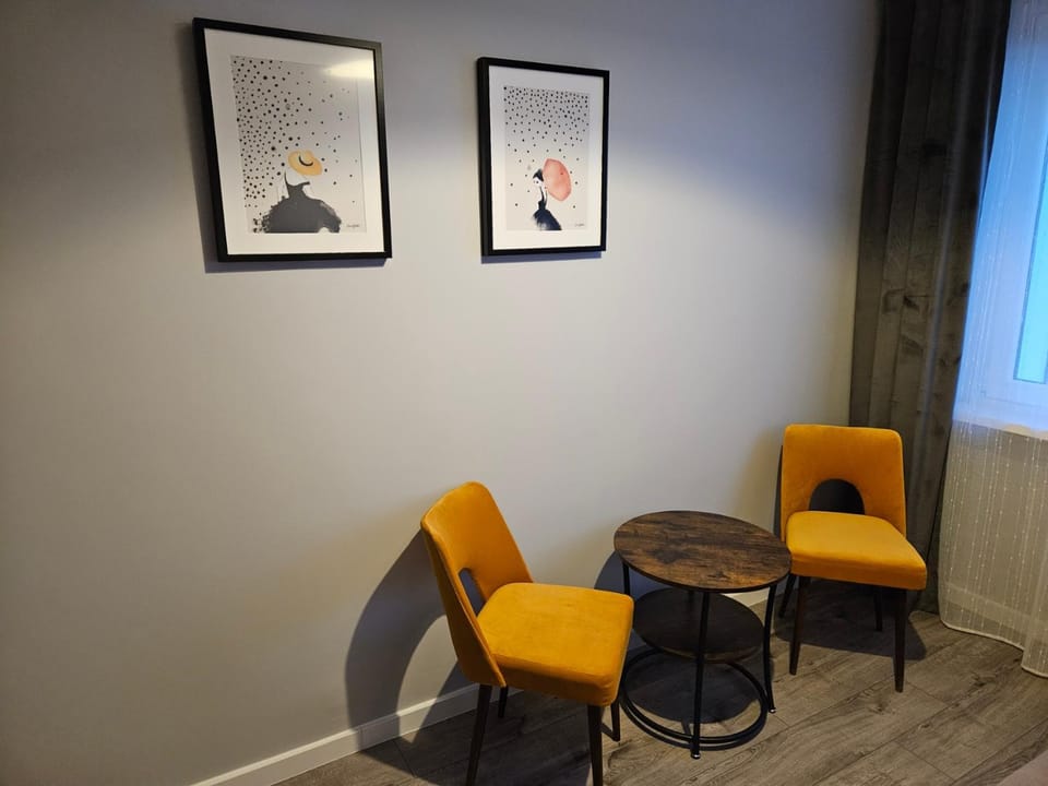 Seating area, Bedroom