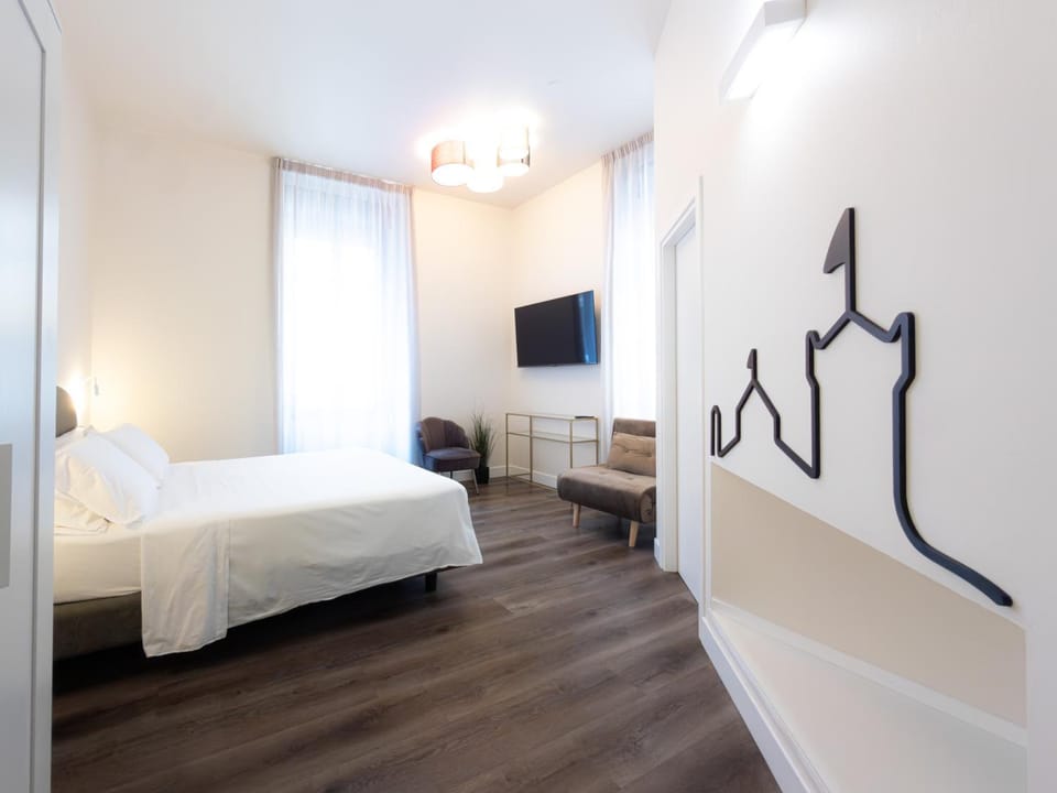 Bed, TV and multimedia, Photo of the whole room, Bedroom, wardrobe, air conditioner