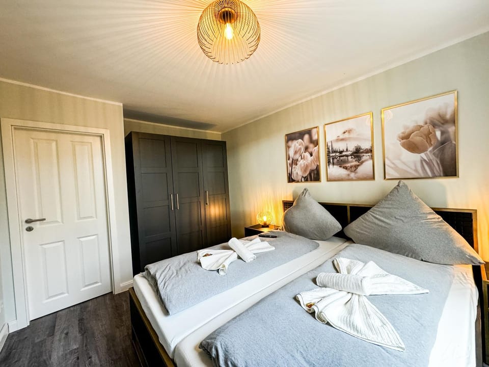 Bed, Photo of the whole room, Bedroom, towels, wardrobe