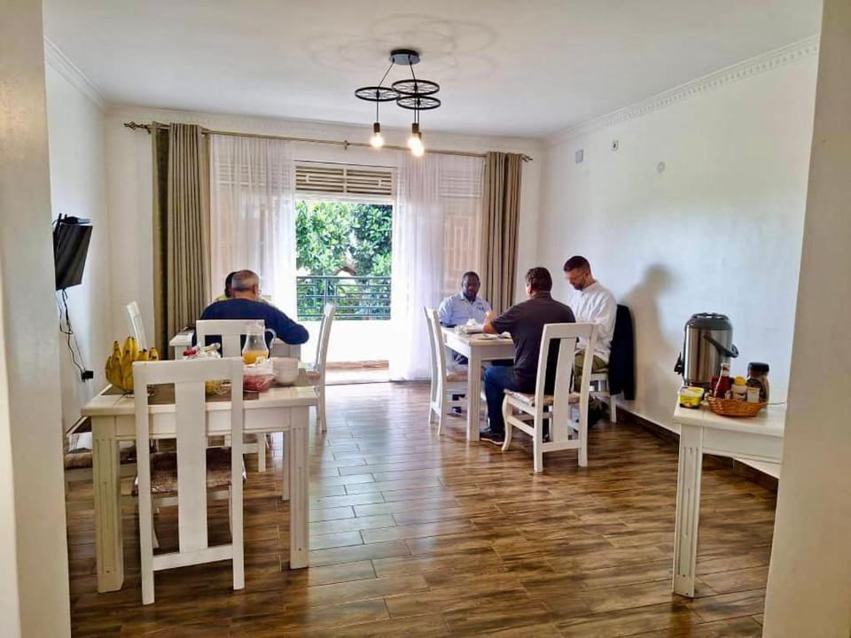 People, Seating area, Dining area, group of guests