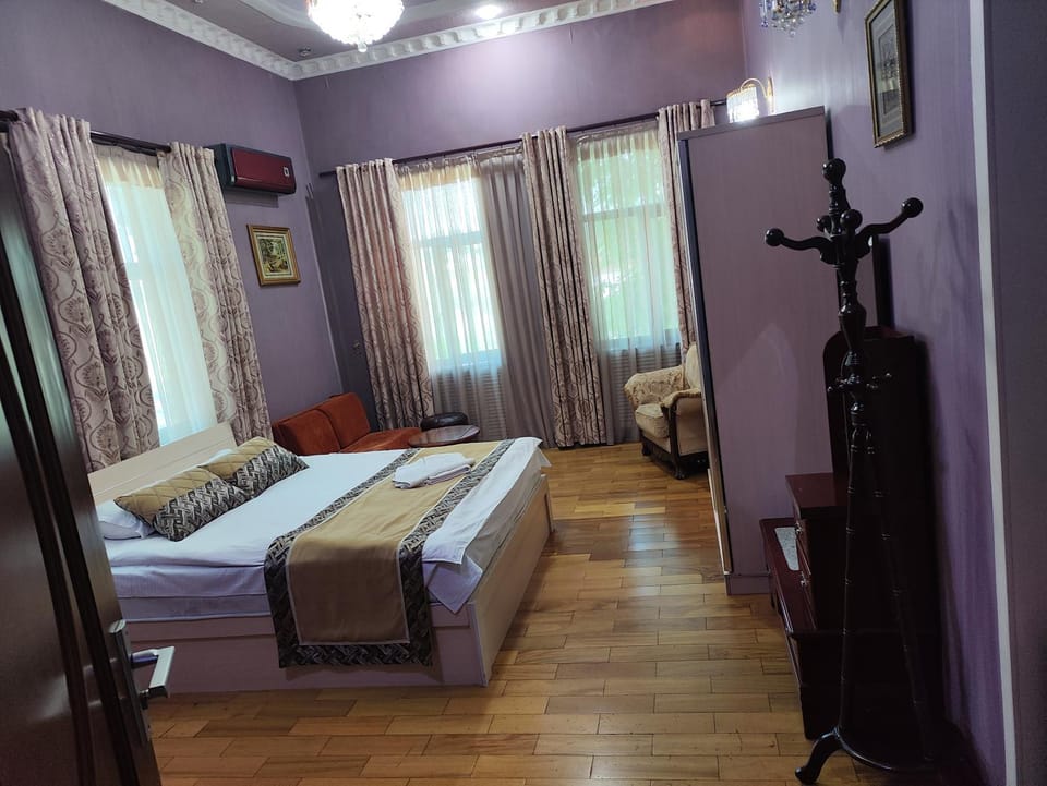 Bed, Photo of the whole room