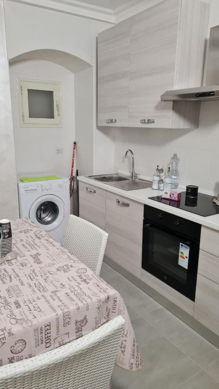 Kitchen or kitchenette, pet friendly, stove