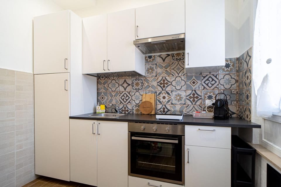 Kitchen or kitchenette, kitchen, kitchen