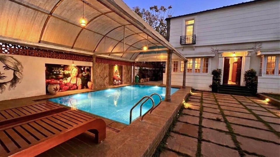 Property building, Pool view, Swimming pool, sunbed