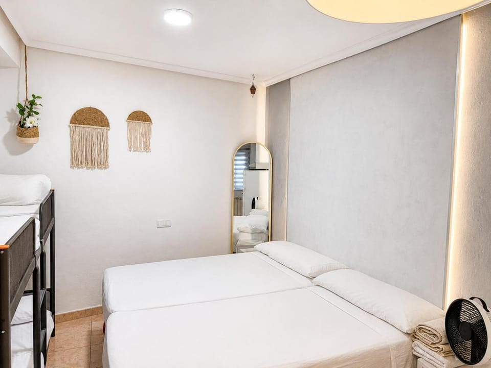 Bed, Photo of the whole room
