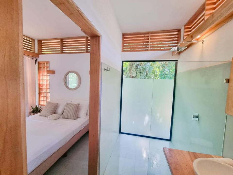 Property building, Bed, Bathroom, Bedroom