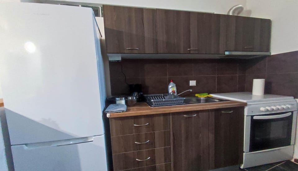 Kitchen or kitchenette, pet friendly, stove
