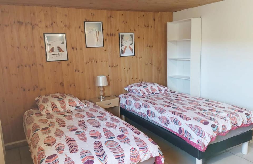 Gîte de France LA MARMOTTE avec terrasse privative proche du lac d'Aiguebelette Apartment in Auvergne-Rhône-Alpes