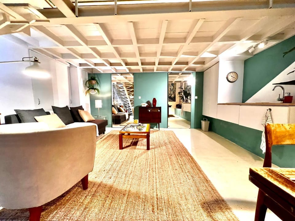 Living room, Seating area