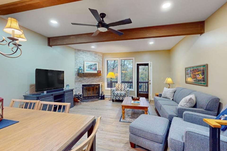 Liftside Retreat House in McHenry