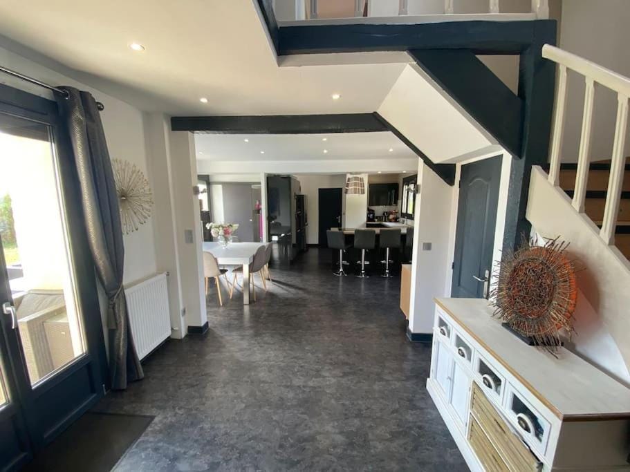 Maison 11 personnes avec piscine, sauna, salle de cinéma, balnéothérapie 2 personnes Villa in Centre-Val de Loire