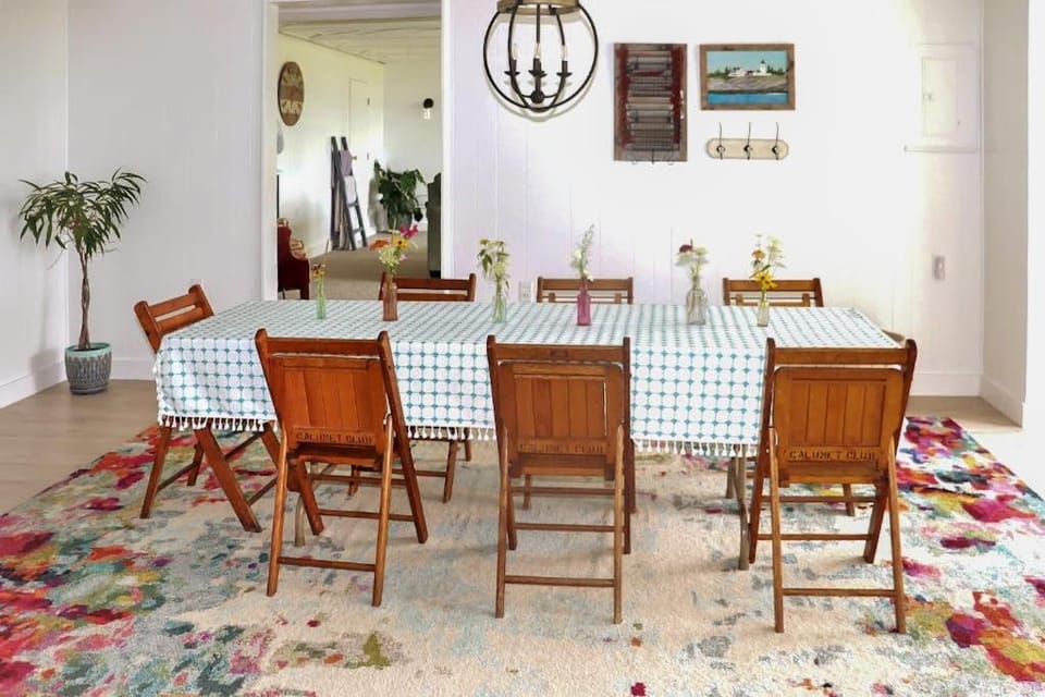 Seating area, Dining area