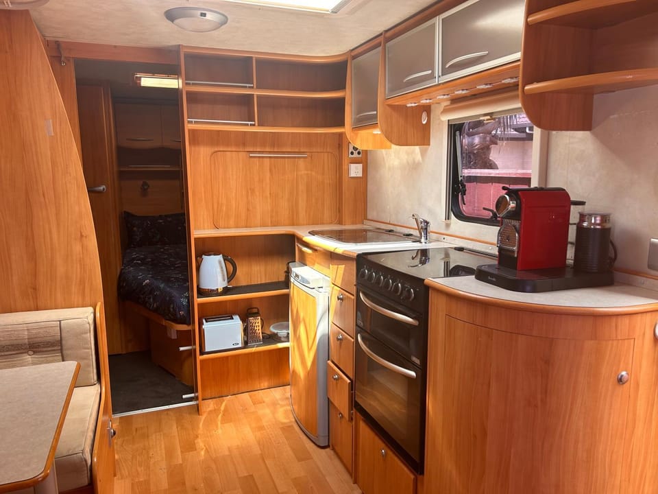 Kiwi Caravan Experience Campground/ 
RV Resort in Tasman District, Tasman, New Zealand
