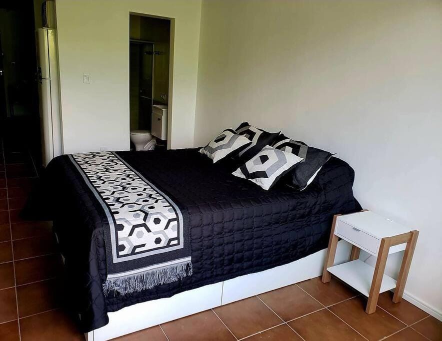 Studio 109-comfortable, practical, great location Apartment in State of Goiás