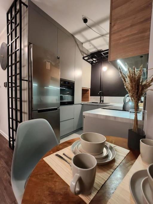 Coffee/tea facilities, Kitchen or kitchenette, Dining area