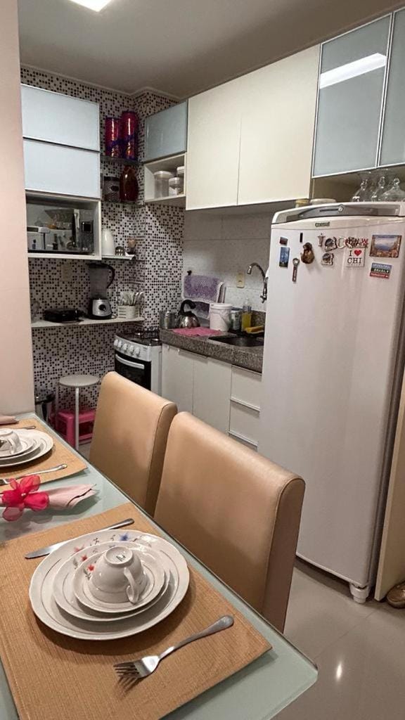 Kitchen or kitchenette, Dining area, minibar, stove