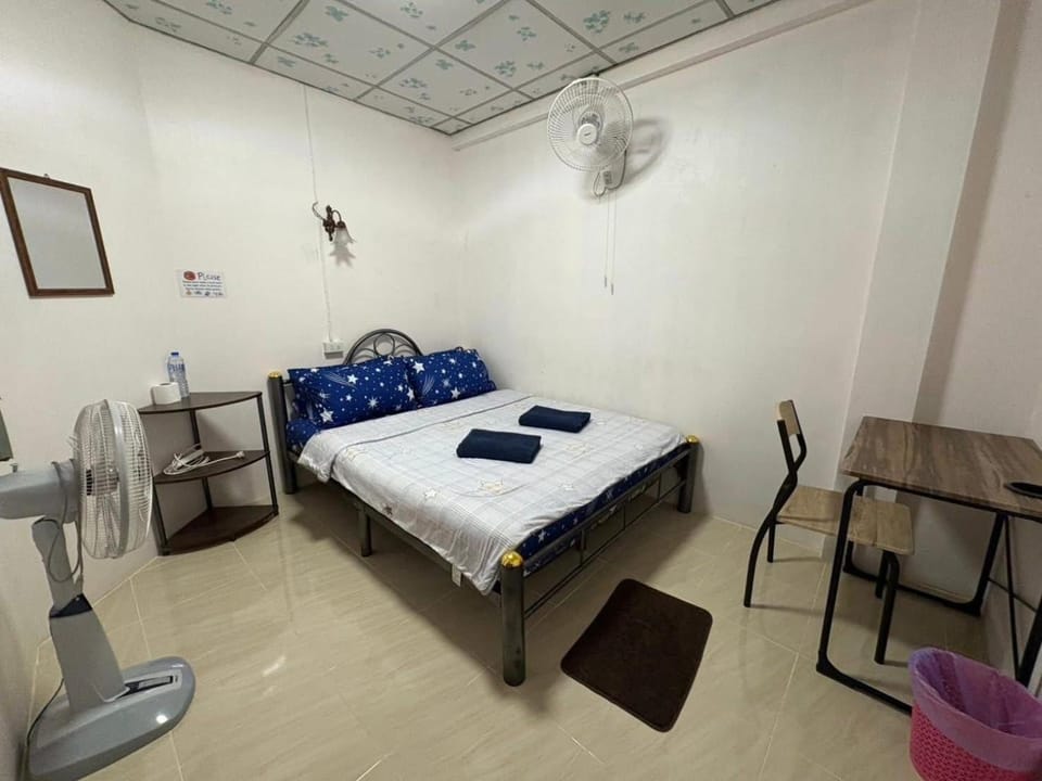 Madam Guesthouse Hostel in Krabi Changwat