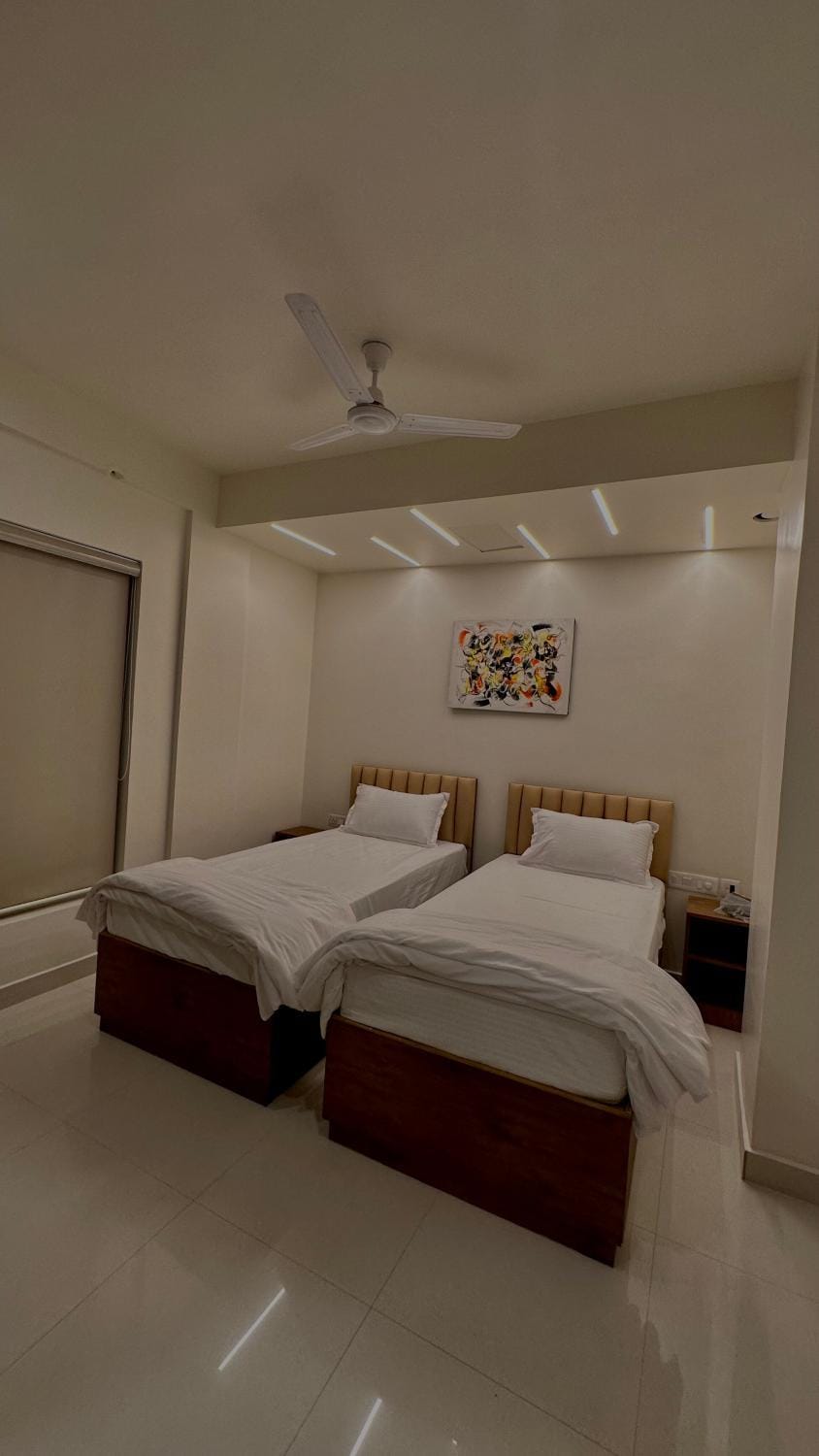 Photo of the whole room, Bedroom