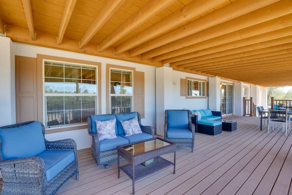 11 Mi to Saguaro Nat'l Park! Family Home w/ Deck House in Tucson Estates