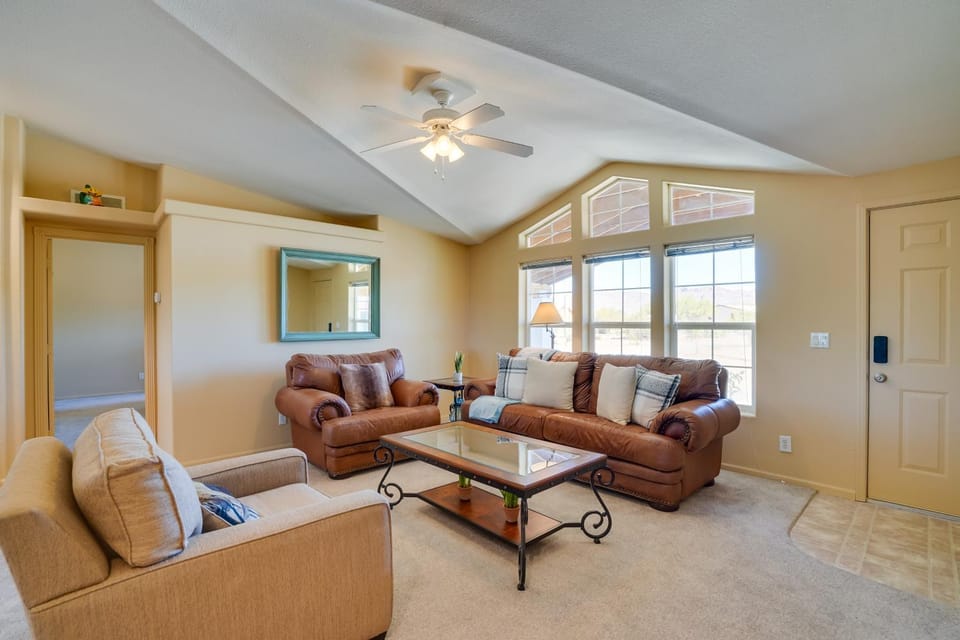11 Mi to Saguaro Nat'l Park! Family Home w/ Deck House in Tucson Estates