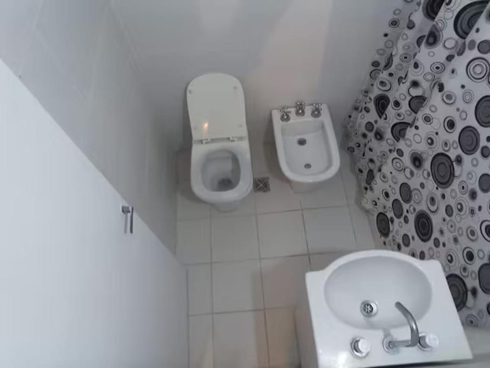 Departamento centro Mar del Plata-1 cuadra del mar- monoambiente-balcón calle. Apartment in Mar del Plata