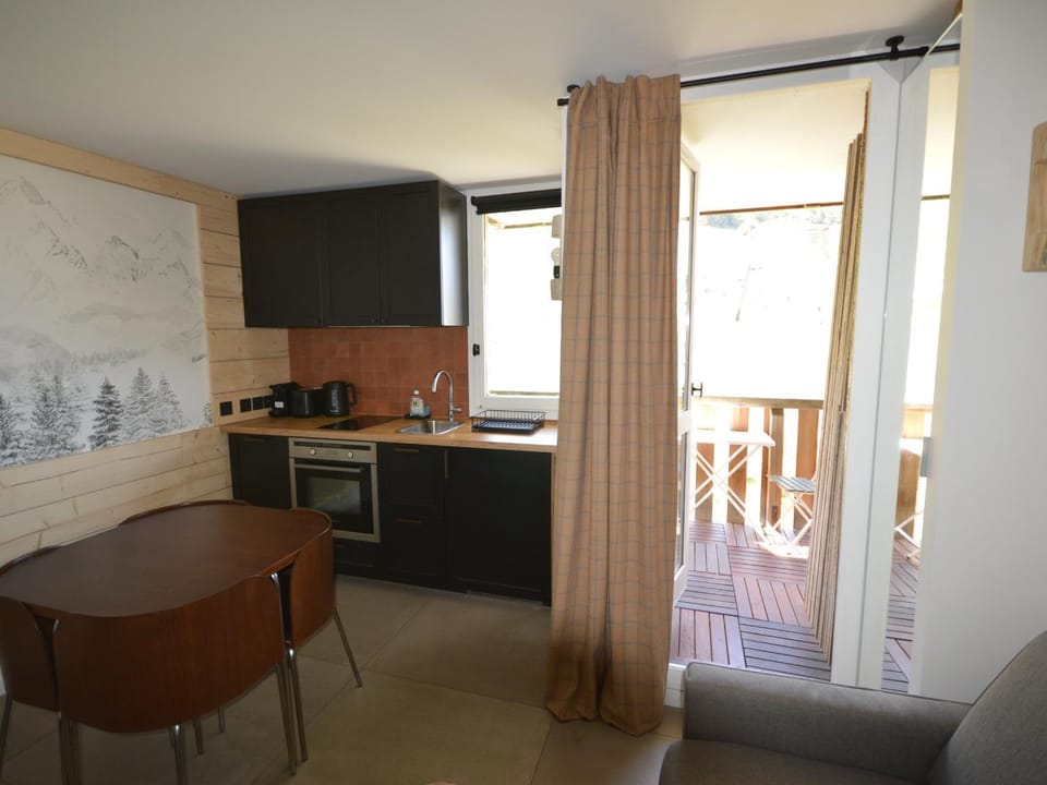 Studio rénové au pied des pistes avec balcon et cuisine équipée - FR-1-755-9 Apartment in La Plagne-Tarentaise