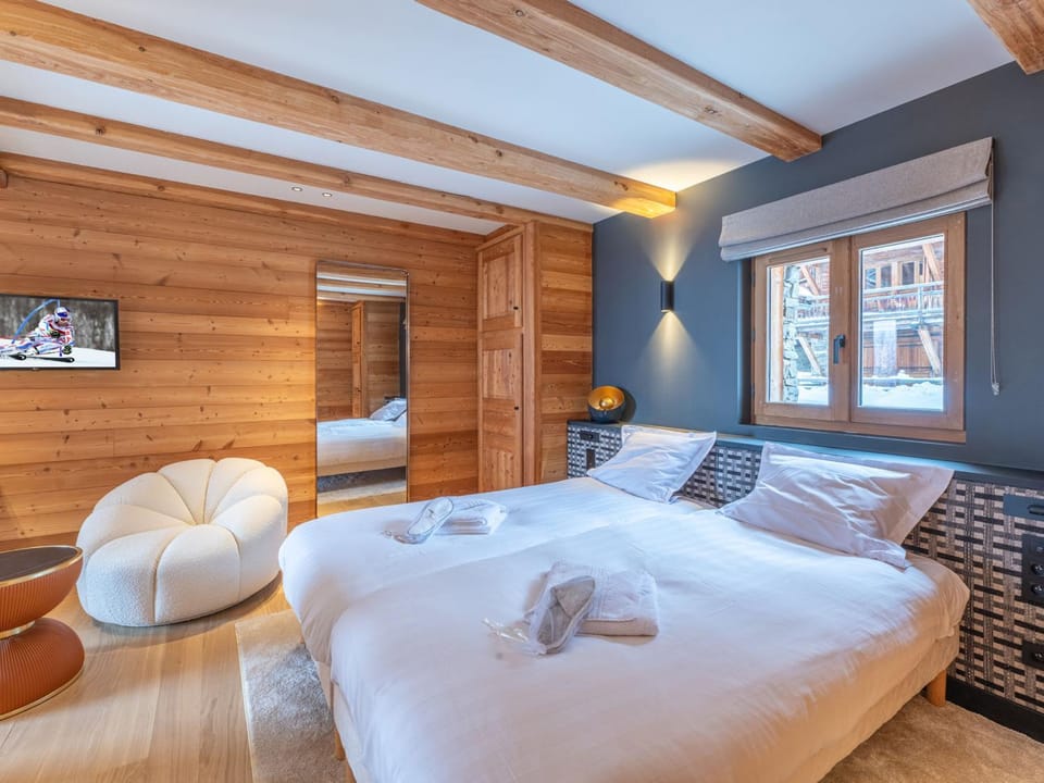 Chalet de luxe Alpe d'Huez avec spa et ski aux pieds - FR-1-645-48 Chalet in Huez