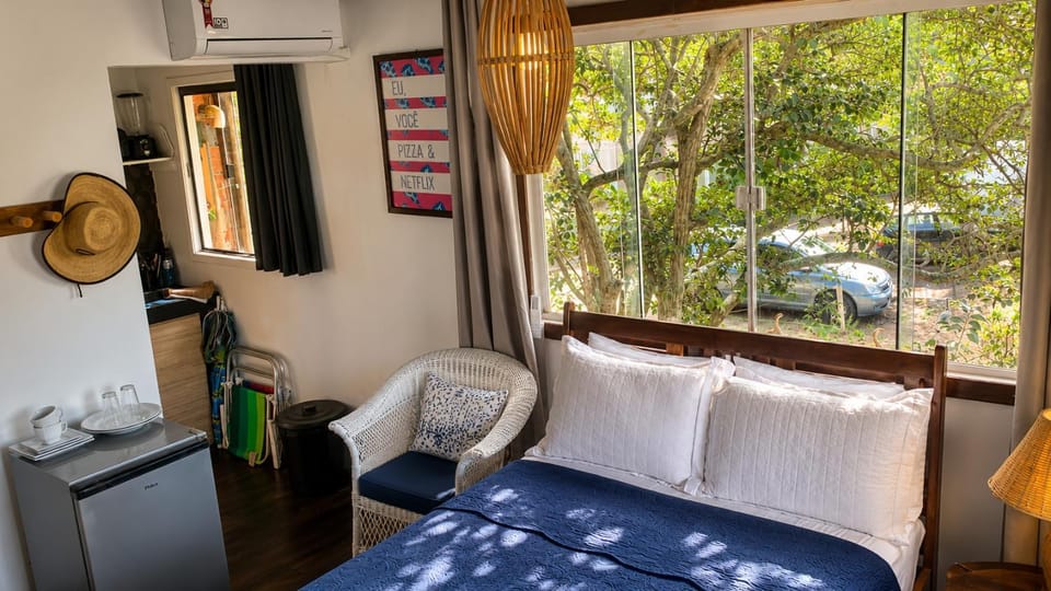 Bed, Photo of the whole room, Bedroom, air conditioner
