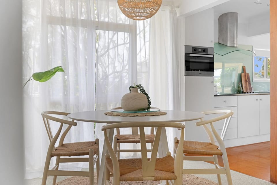 Vincentia Beach Bungalow by Book Jervis Bay - Your Coastal Escape House in Vincentia
