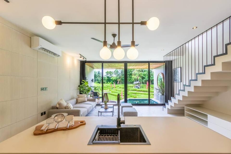 Canggu, 2BR Modern Villa with rice paddy view Villa in North Kuta