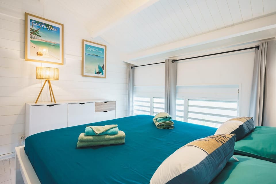 Vue imprenable sur le lagon et accès plage Le Touloublue Apartment in Sainte-Anne