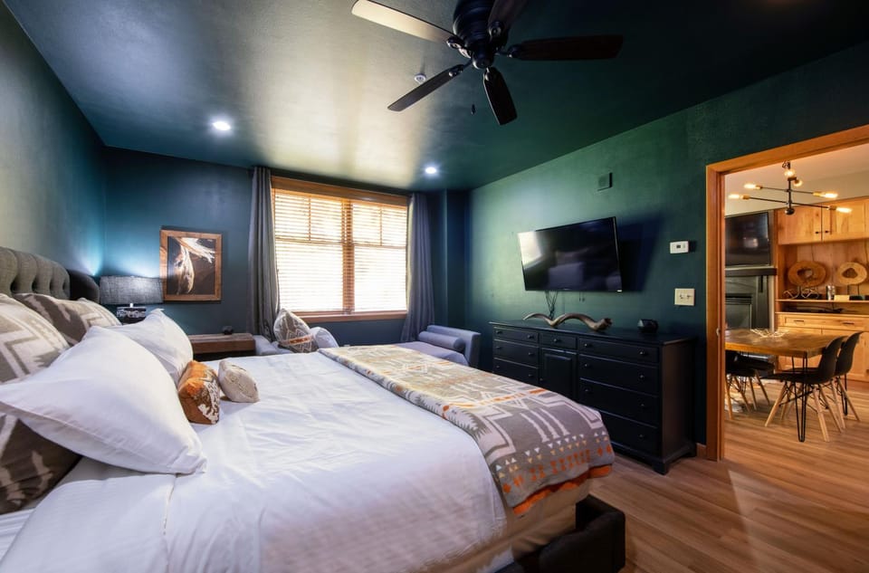 Premium Unit 1403 - 2 Bedrooms - Zephyr Mountain Apartment in Winter Park