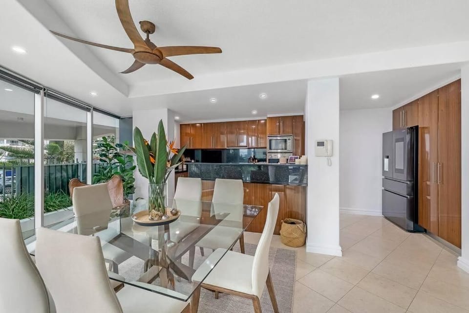 Bnbbooking-Ocean View,Grd floor 3bd Condo,Pool,Spa Apartment in Surfers Paradise