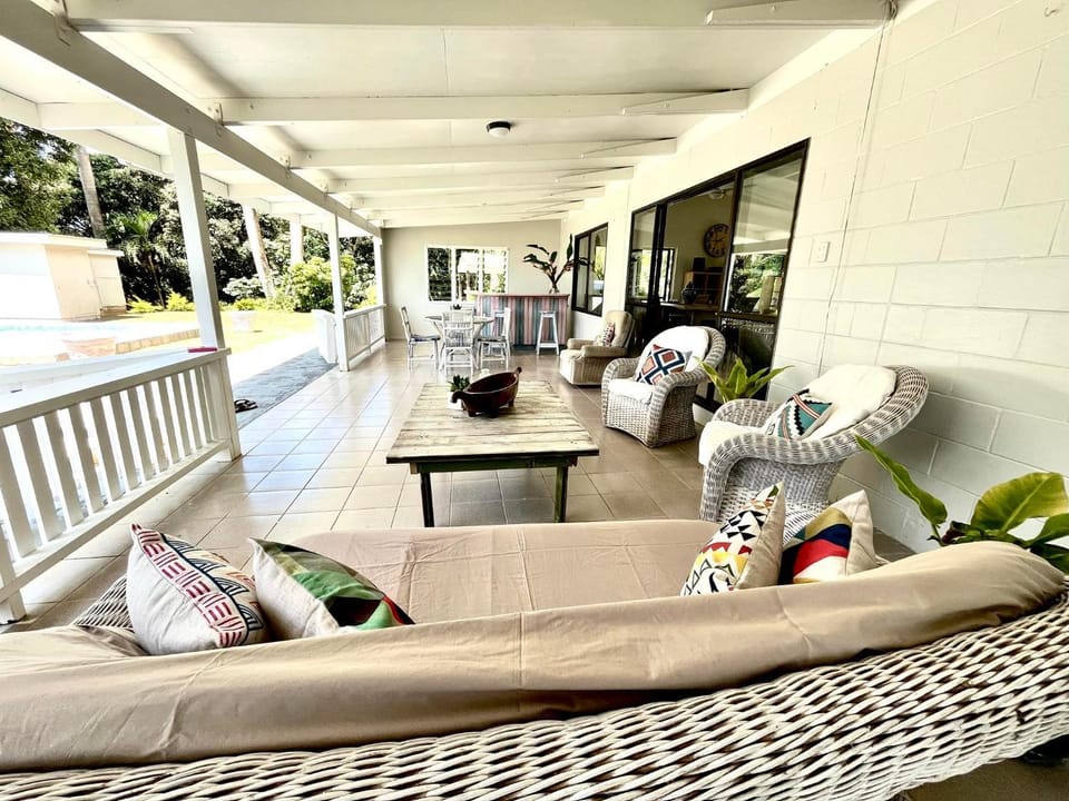 Patio, Balcony/Terrace, Seating area