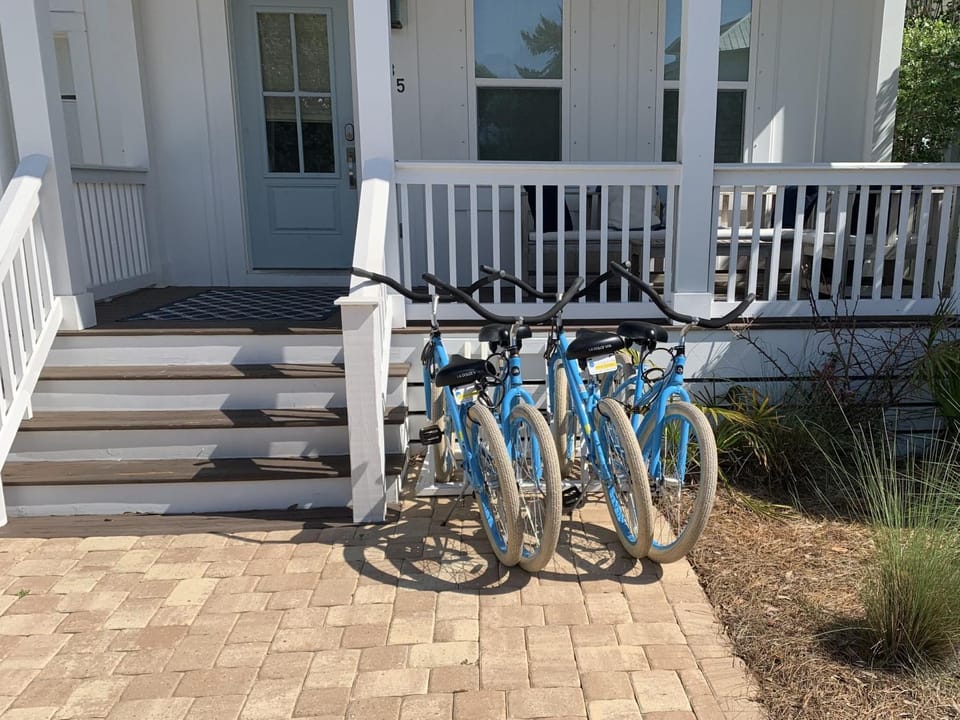 Property building, Facade/entrance, Cycling