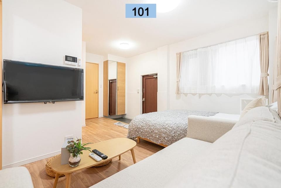 Bed, TV and multimedia, Living room, Bedroom