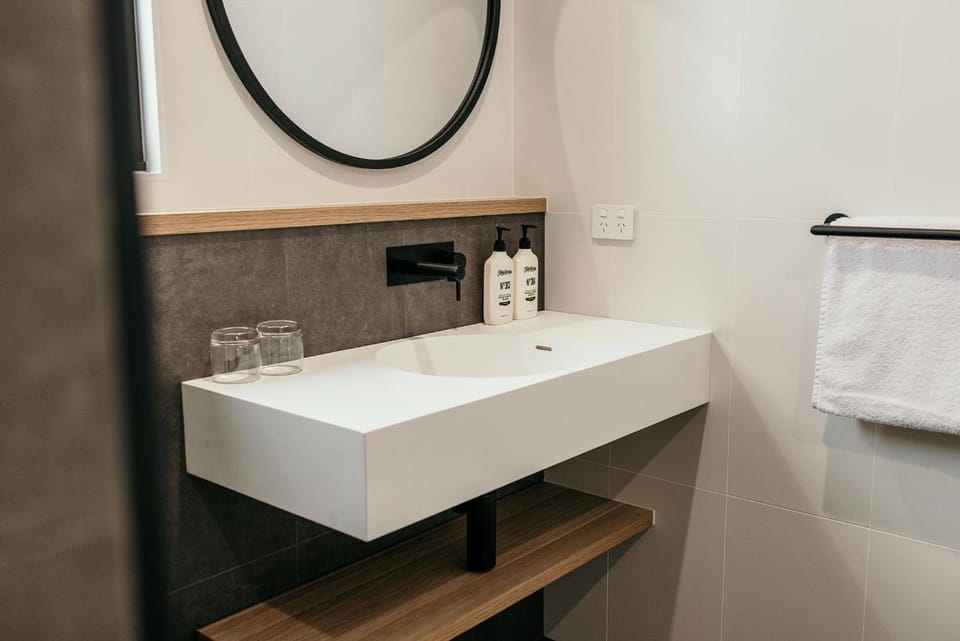 Bathroom, towels