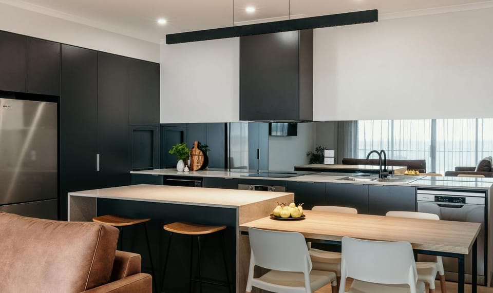 Dining area, City view, Sea view, minibar, pet friendly, stove, kitchen