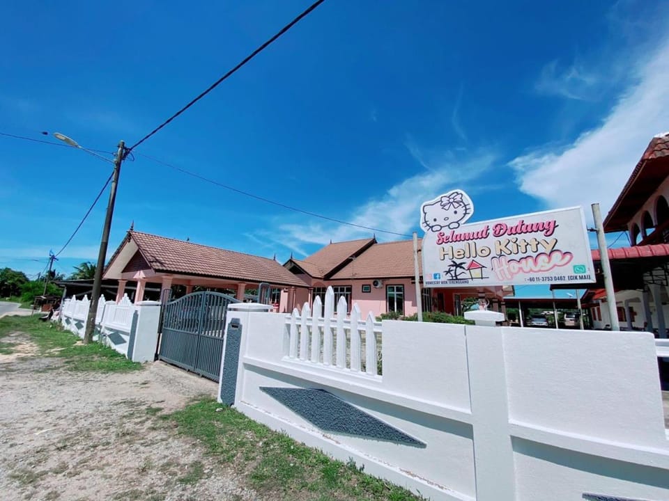 Roomstay HELLOKITTY HOUSE Bed and Breakfast in Terengganu, Malaysia